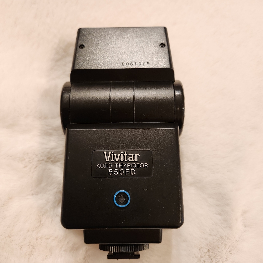 Vivitar Auto Thyristor 550FD Shoe Mount Camera Flash Untested